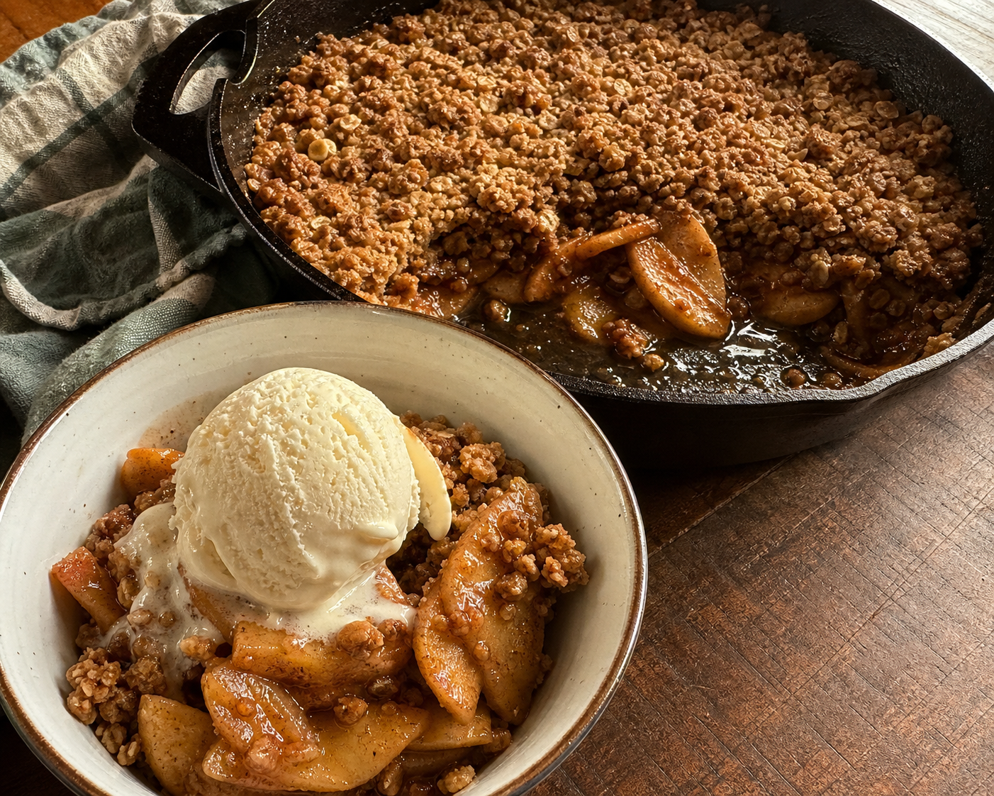 Easy One-Pan Cast Iron Apple Crisp